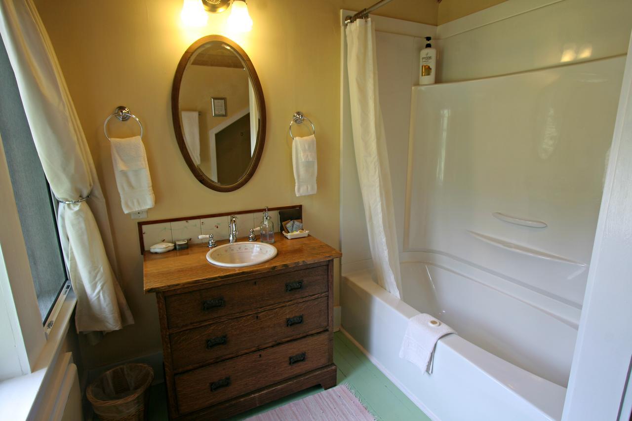 Kangaroo House Bed & Breakfast Eastsound Exterior foto